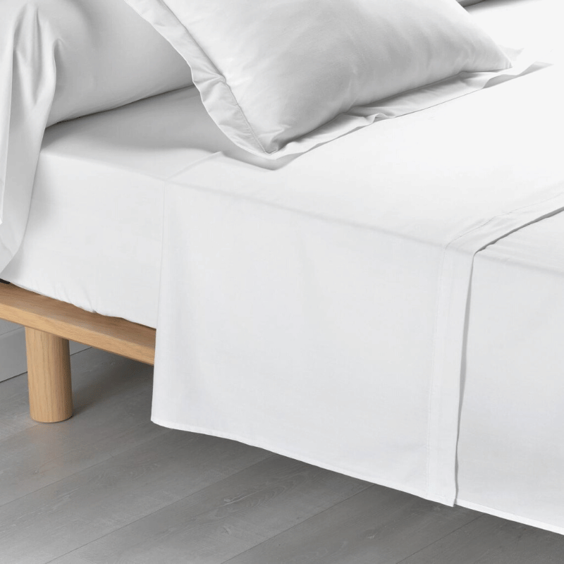 Tissco fournisseur linge de lit hôtel qualité professionnelle drap plat polycoton blanc