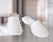 Tissco fournisseur chaussons de bain lavables pour hôtel mules avec semelle anti-dérapante qualité professionnelle